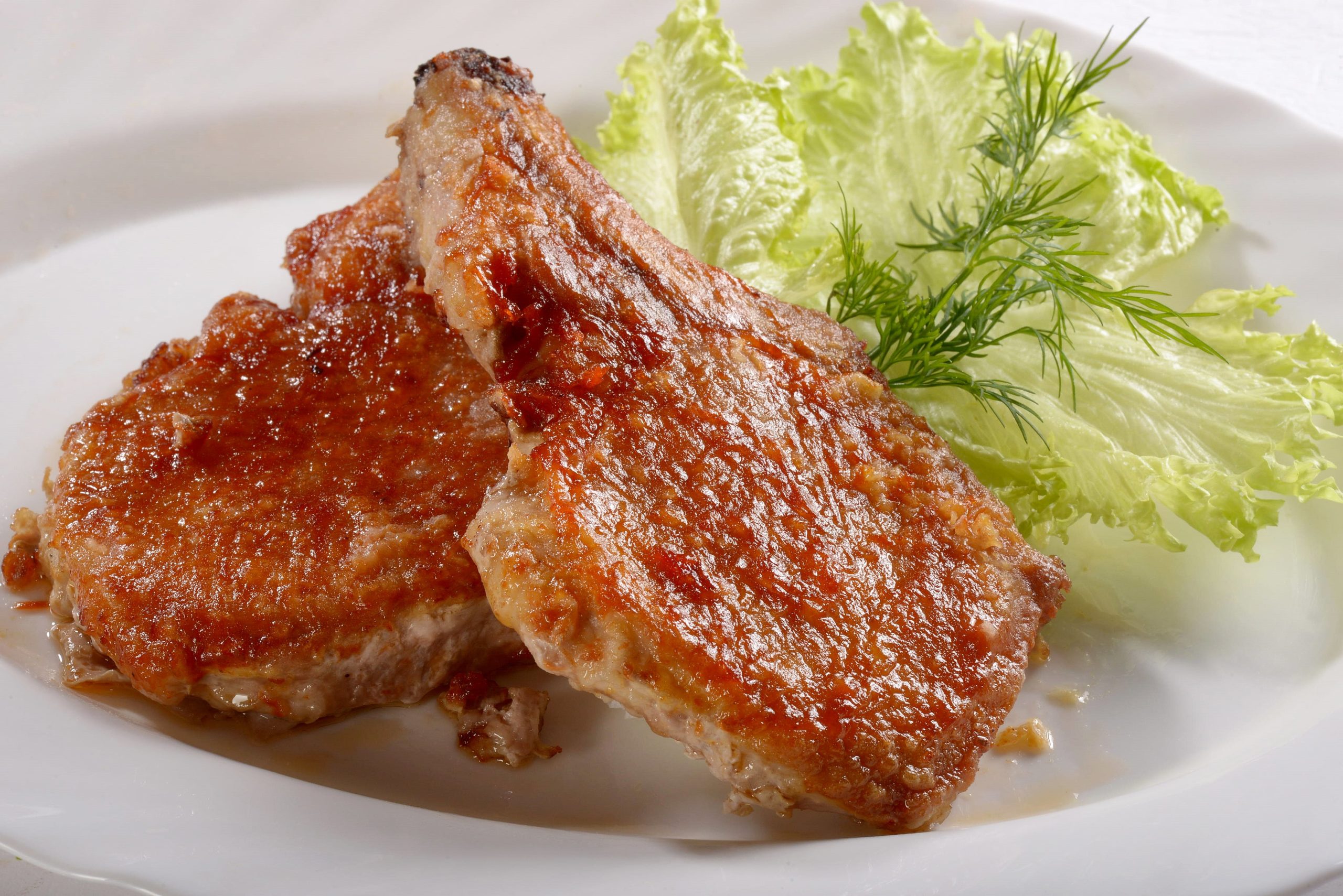 Свиная корейка на кости: блюда и рецепты - 9 рецептов с фото